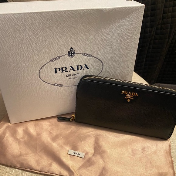 Prada Large Saffiano Zippered Wallet - Picture 2 of 13